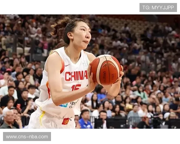 山猫主场举行特别入场仪式，韩旭与队友身着城市版球衣引发欢呼。